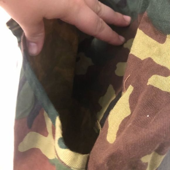 CALIBER Camo Hunting Fishing Vest Size Large - Picture 7 of 8